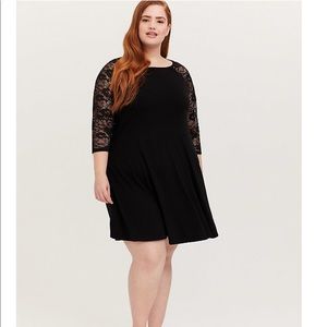 BLACK JERSEY & LACE TRAPEZE MINI DRESS